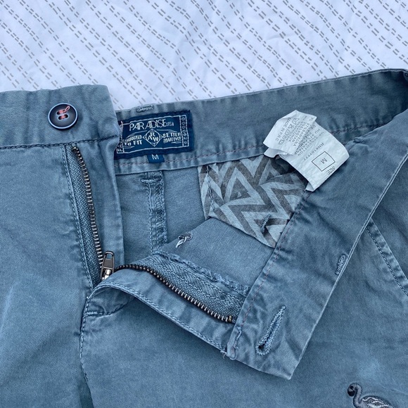 Paradise USA. Flamingo Embroidered Shorts. Size Medium - Picture 3 of 5